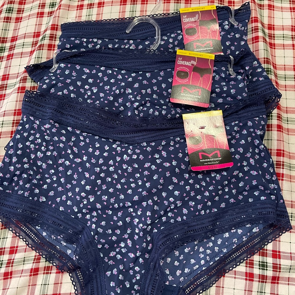 Bundle of 3 Maidenform Boyshort Panties – Size Medium